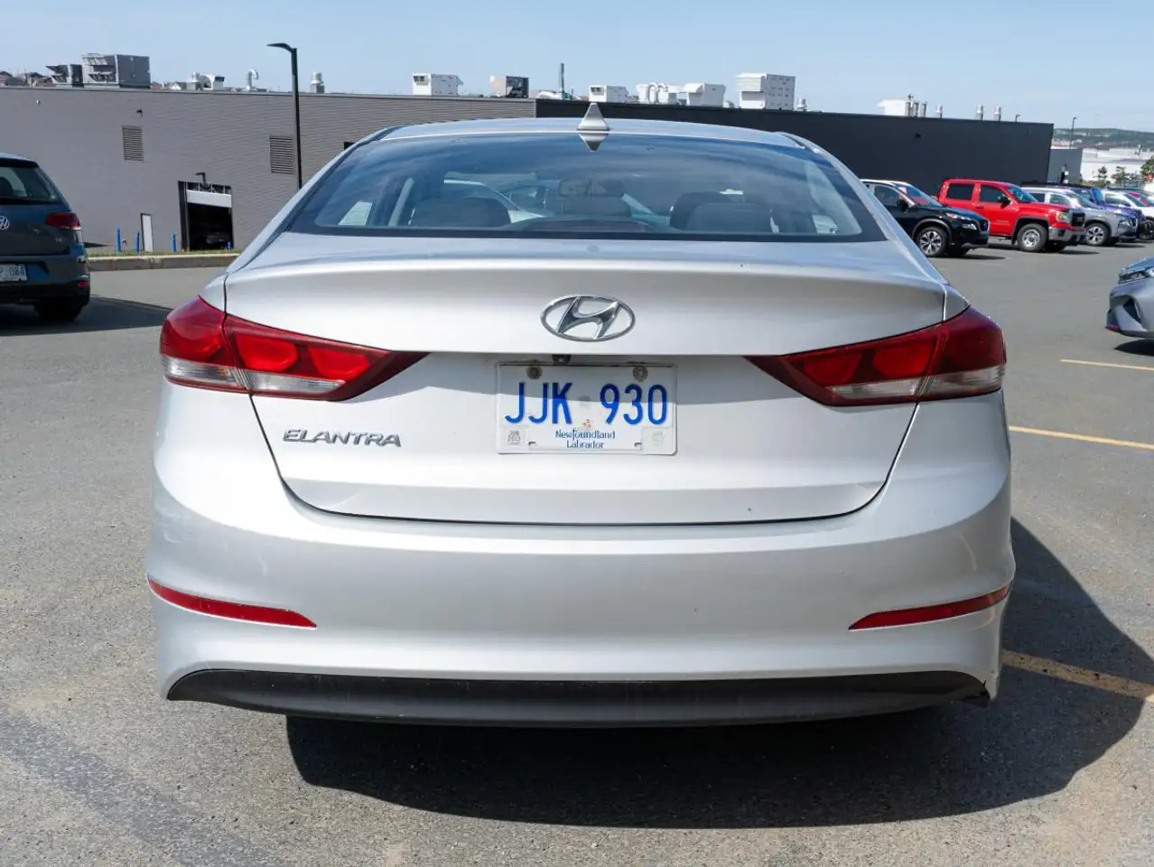 Hyundai ELANTRA photo Hyundai ELANTRA