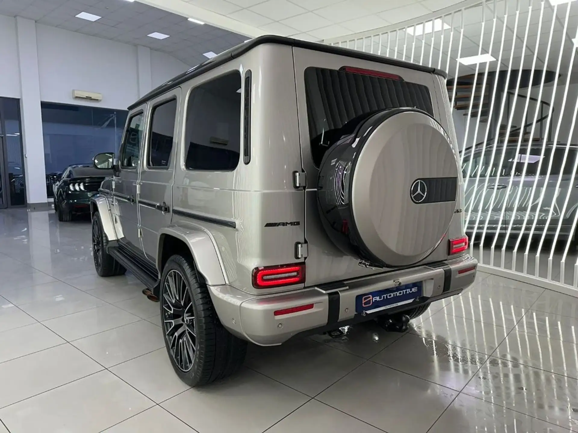 벤츠 G-Class G 63 AMG 2025 회색 사진 3