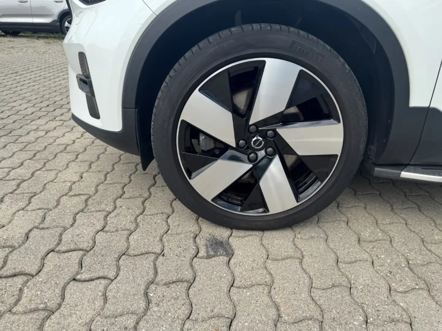 Volvo XC40 Plus Dark Recharge Plug-In Hybrid 2WD T5 Twin Engi Blanc - 2