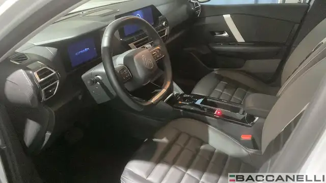 Citroen C4 view 11