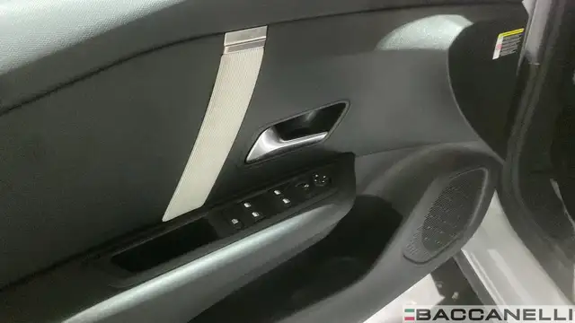 Citroen C4 view 12