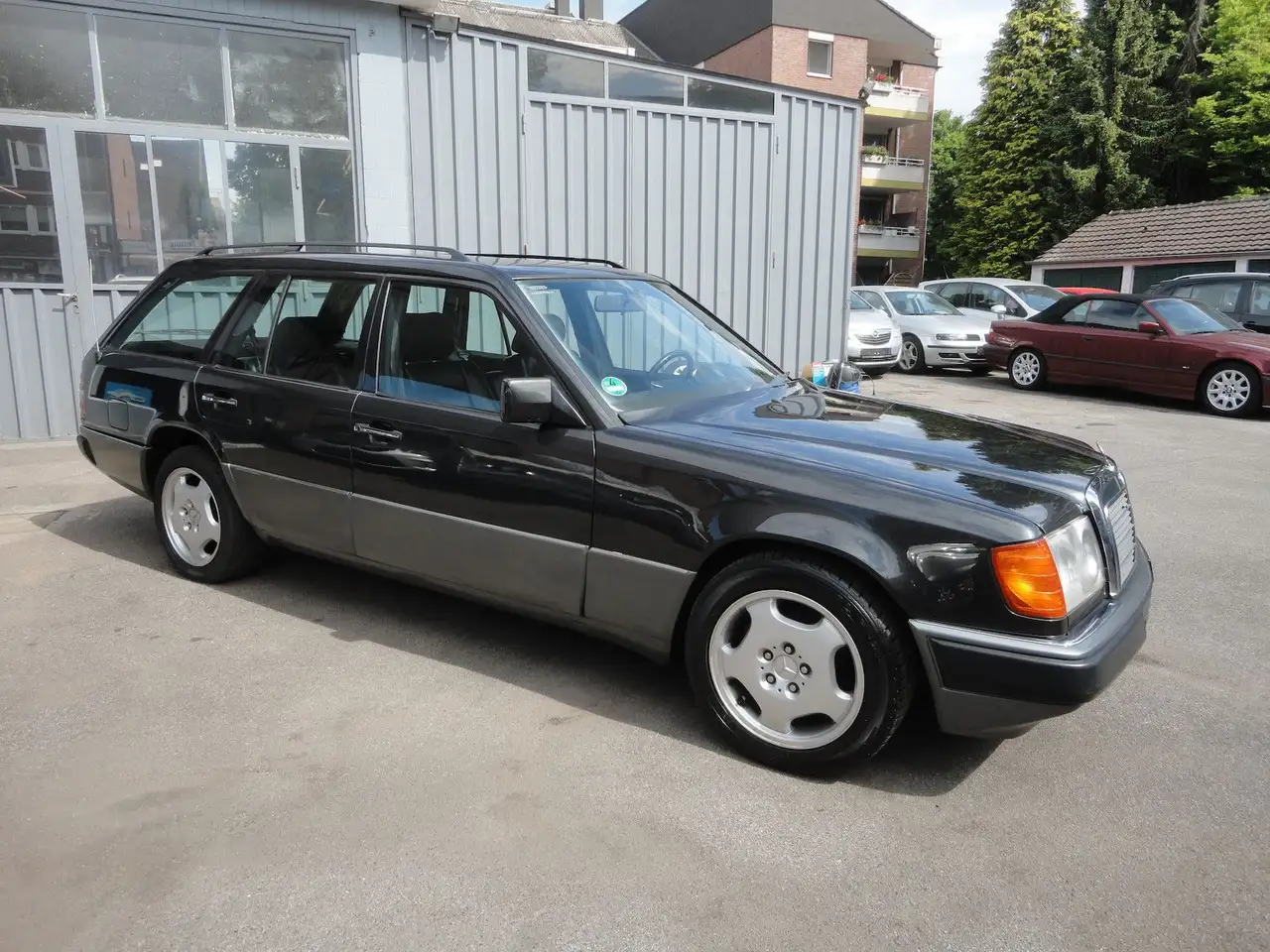 Mercedes-Benz E 230