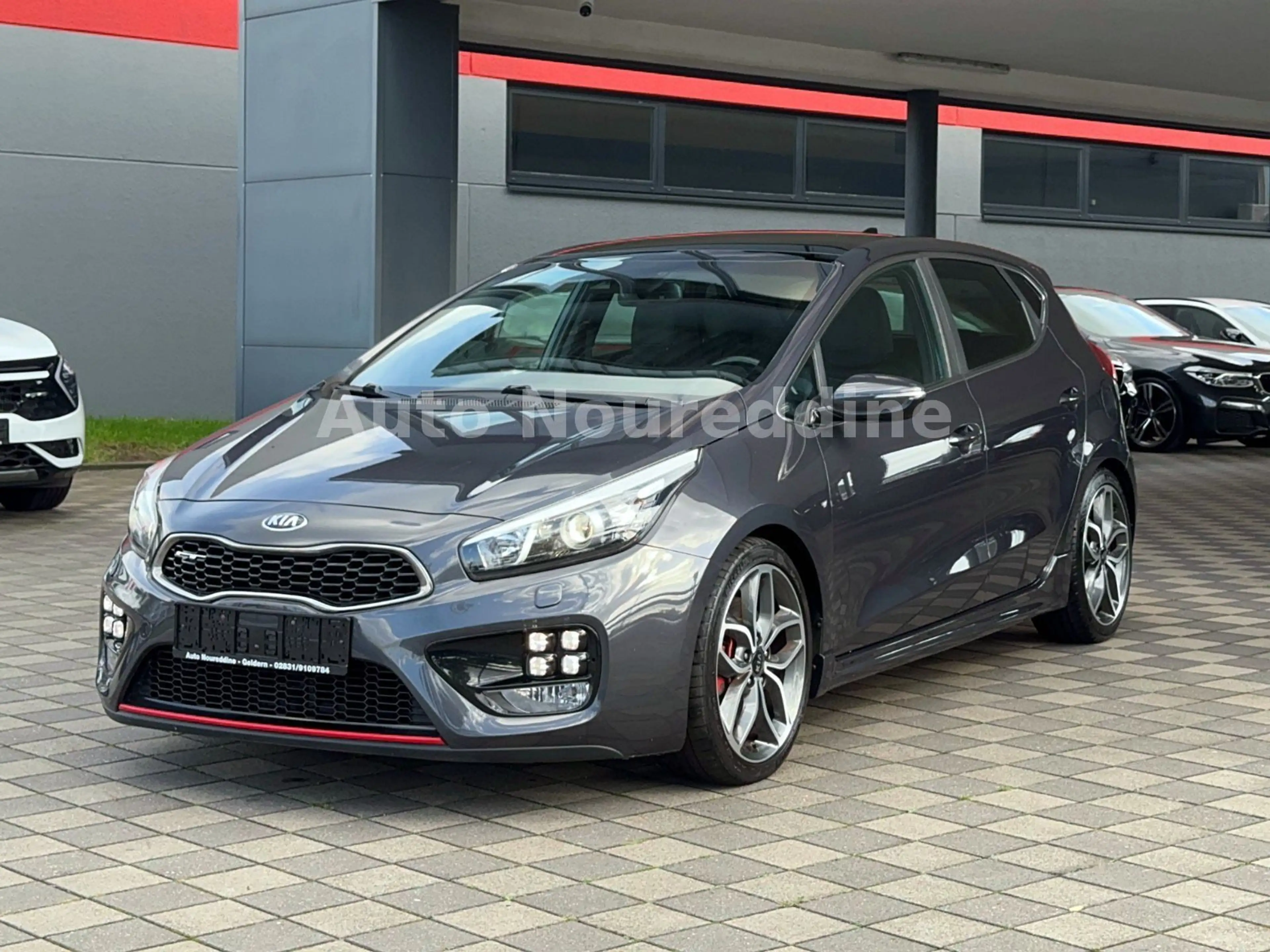 Kia Ceed / cee'd Ceed GT-Track Panorama*Leder*Navi*Xenon*Kamera — photo 3