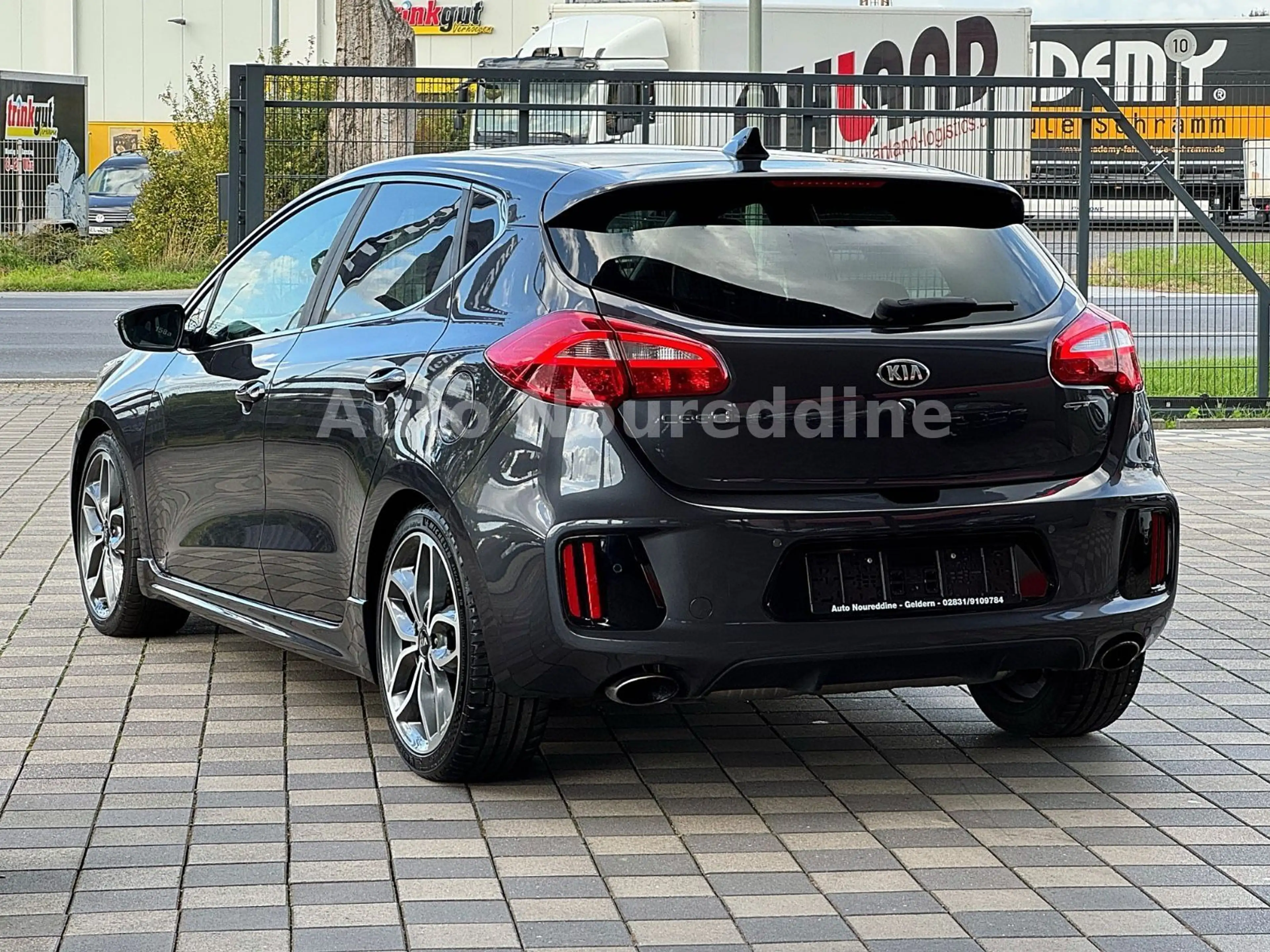 Kia Ceed / cee'd Ceed GT-Track Panorama*Leder*Navi*Xenon*Kamera — photo 4