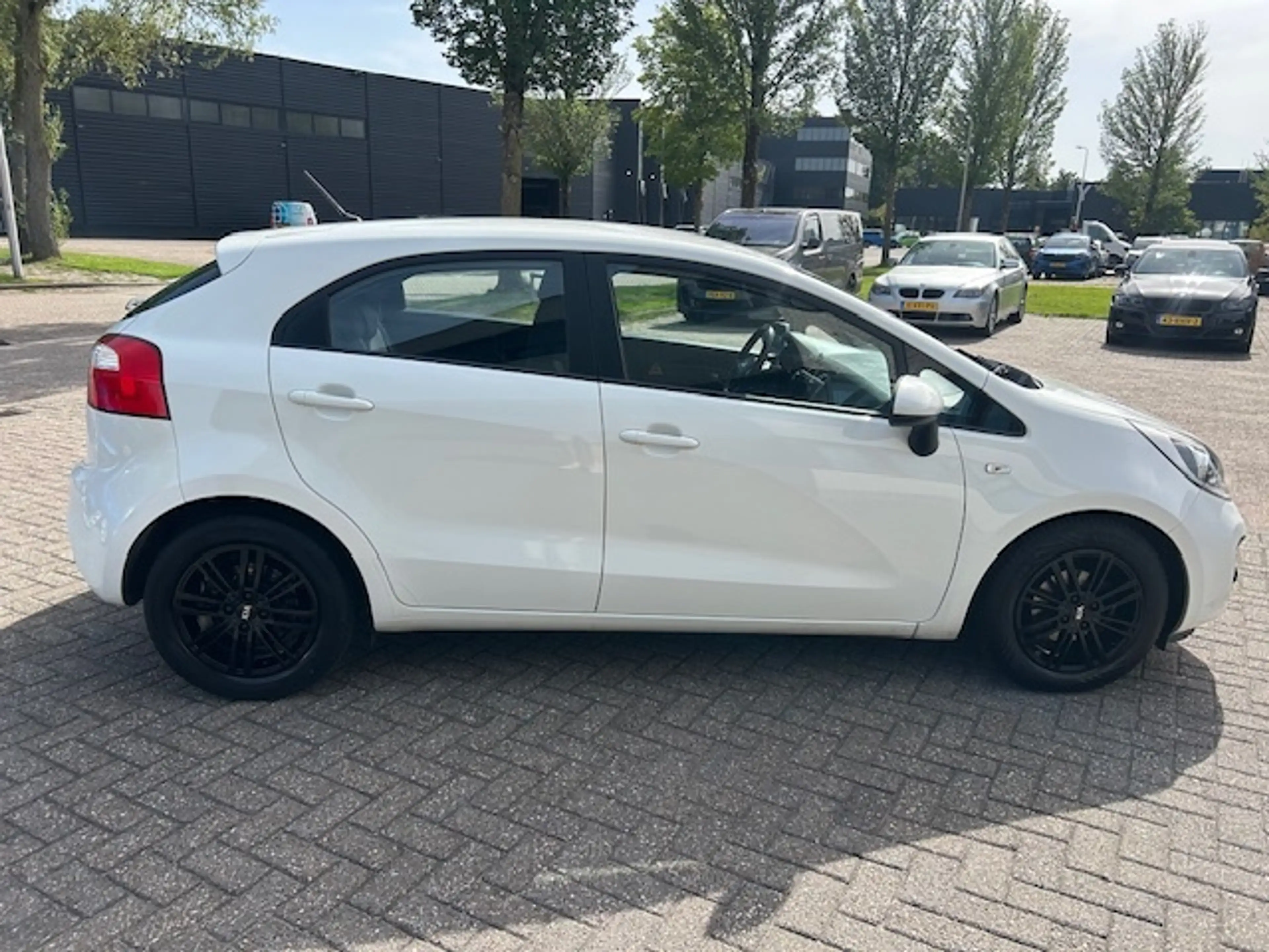 Kia Rio 1.2 CVVT BusinessL. CRUISE BLUETH LED NAP! — photo 8