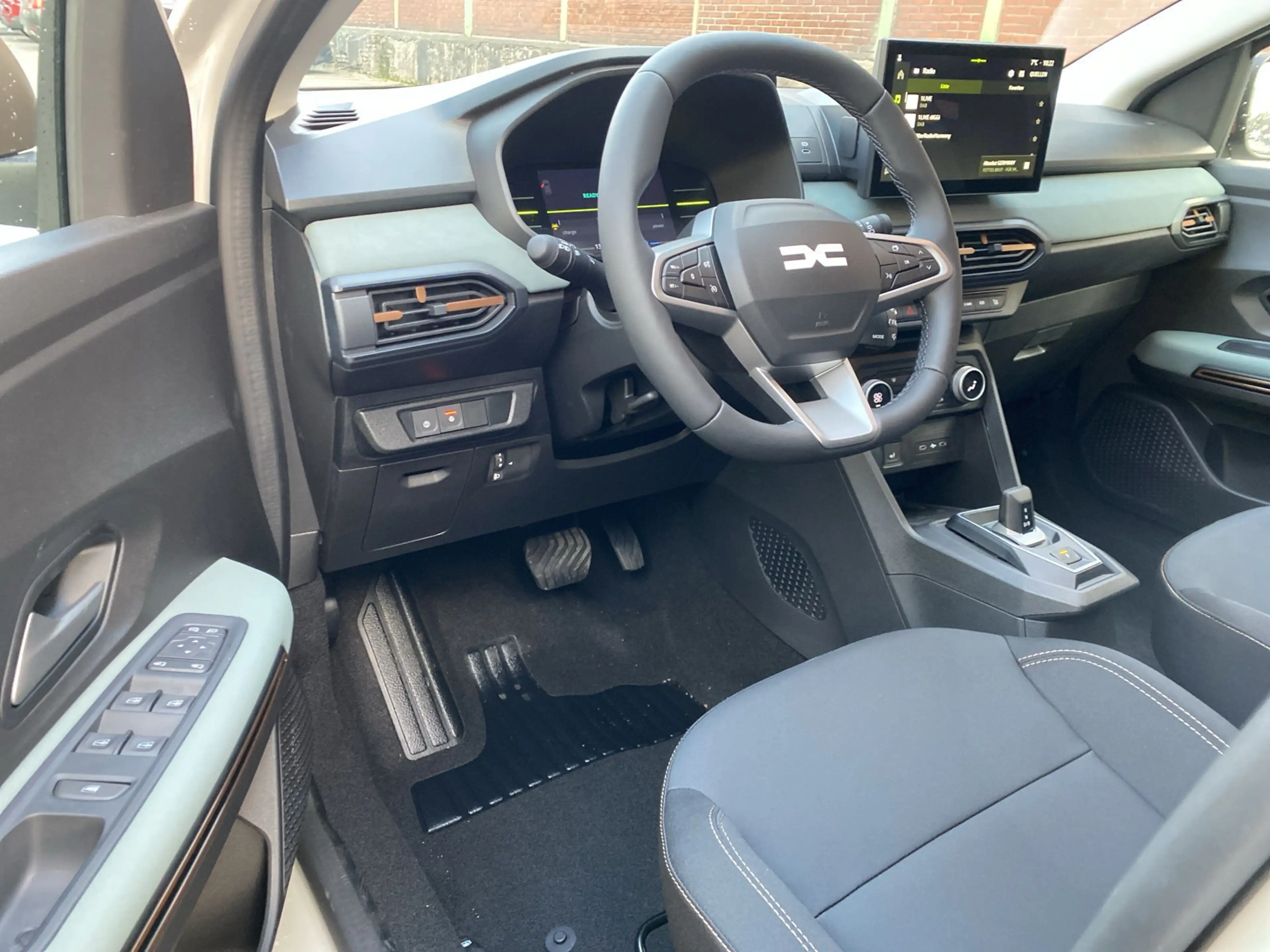Dacia Jogger Extreme hybrid 155 Auto 360°Kamera Navi — photo 10
