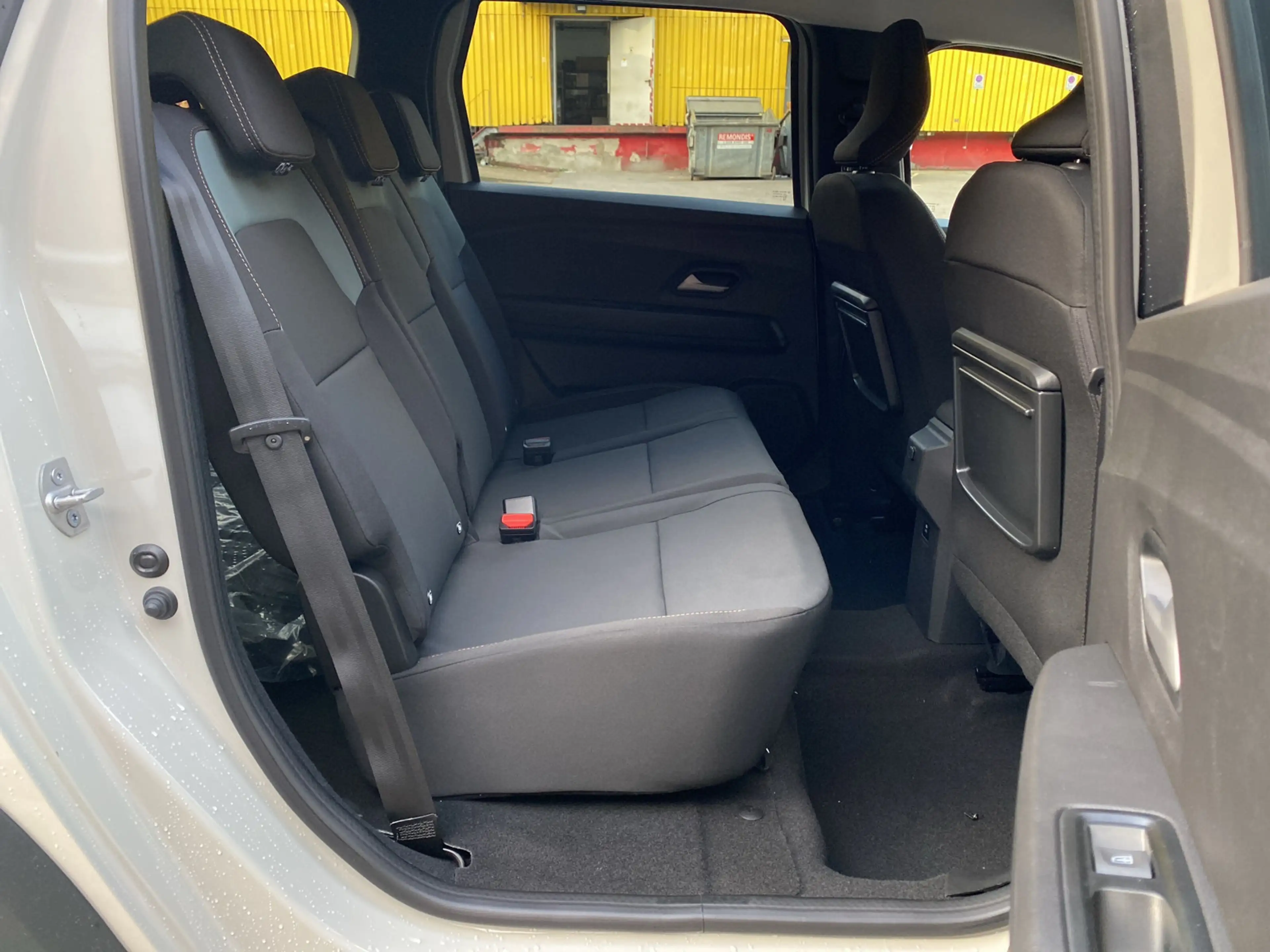 Dacia Jogger Extreme hybrid 155 Auto 360°Kamera Navi — photo 12