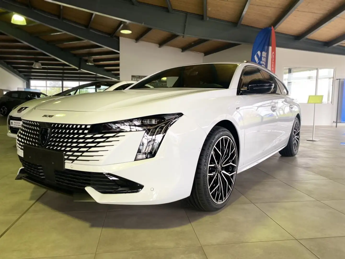 Peugeot 508 SW BlueHDi 130 EAT8 GT Weiß - 1