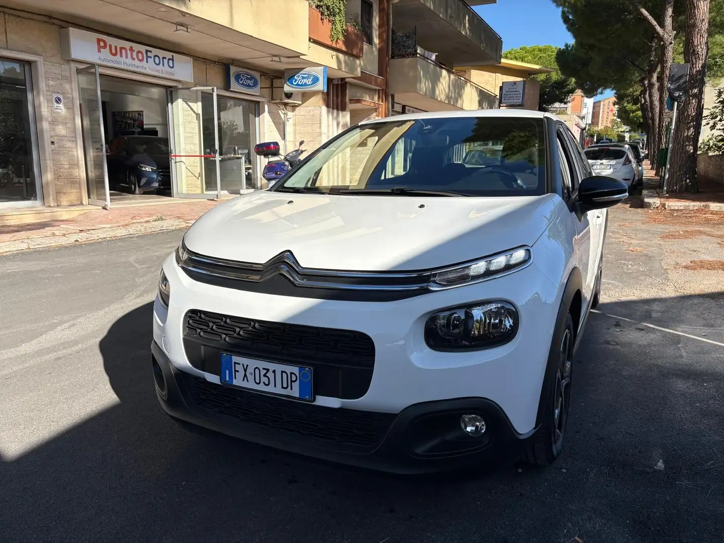 Citroen C3 C3 III 2017 1.2 puretech Feel s Blanc - 1