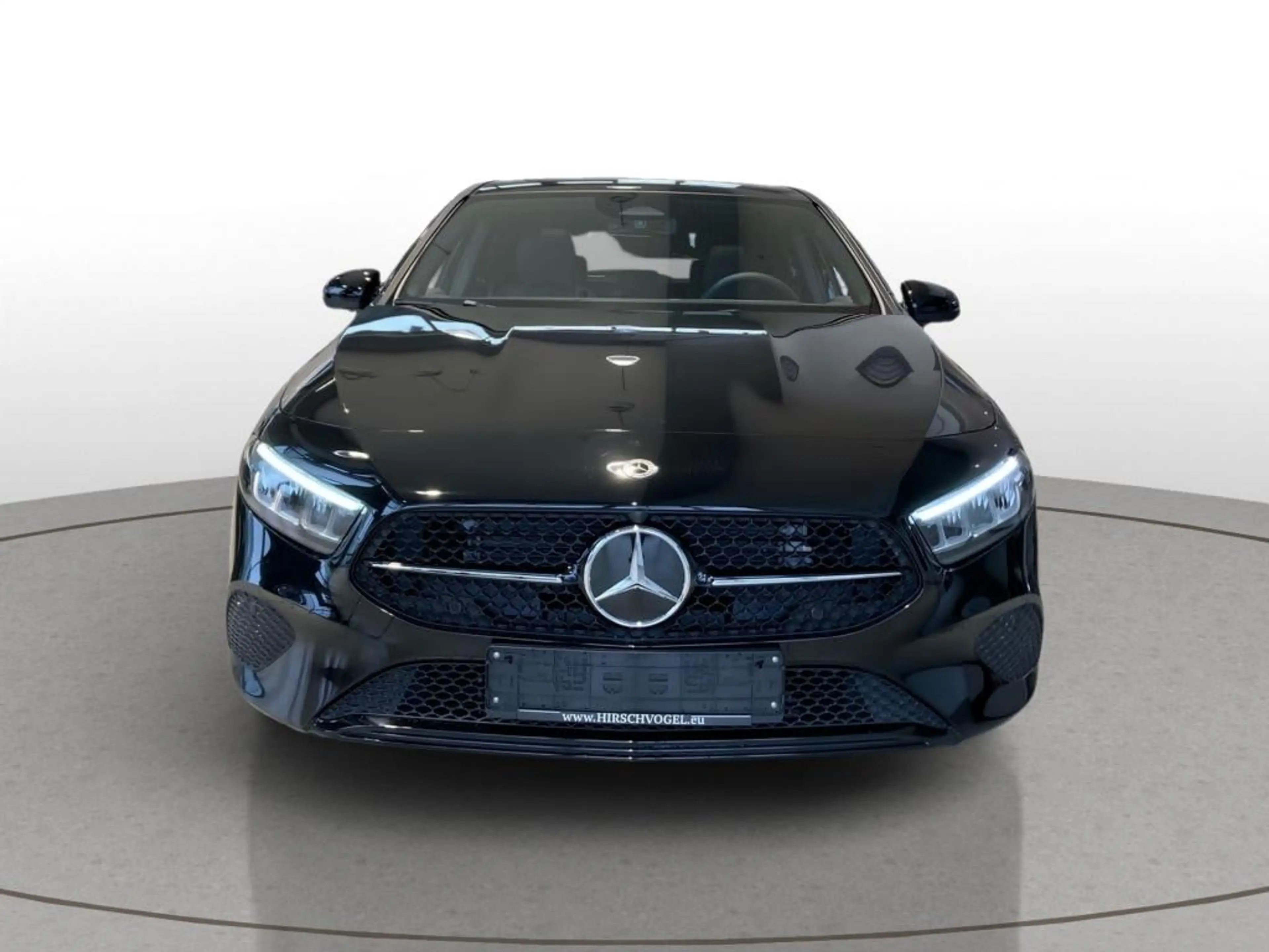 Mercedes-Benz A 180 Progressive+Night+Pano+DISTRON+KEYLESS+LED — photo 3