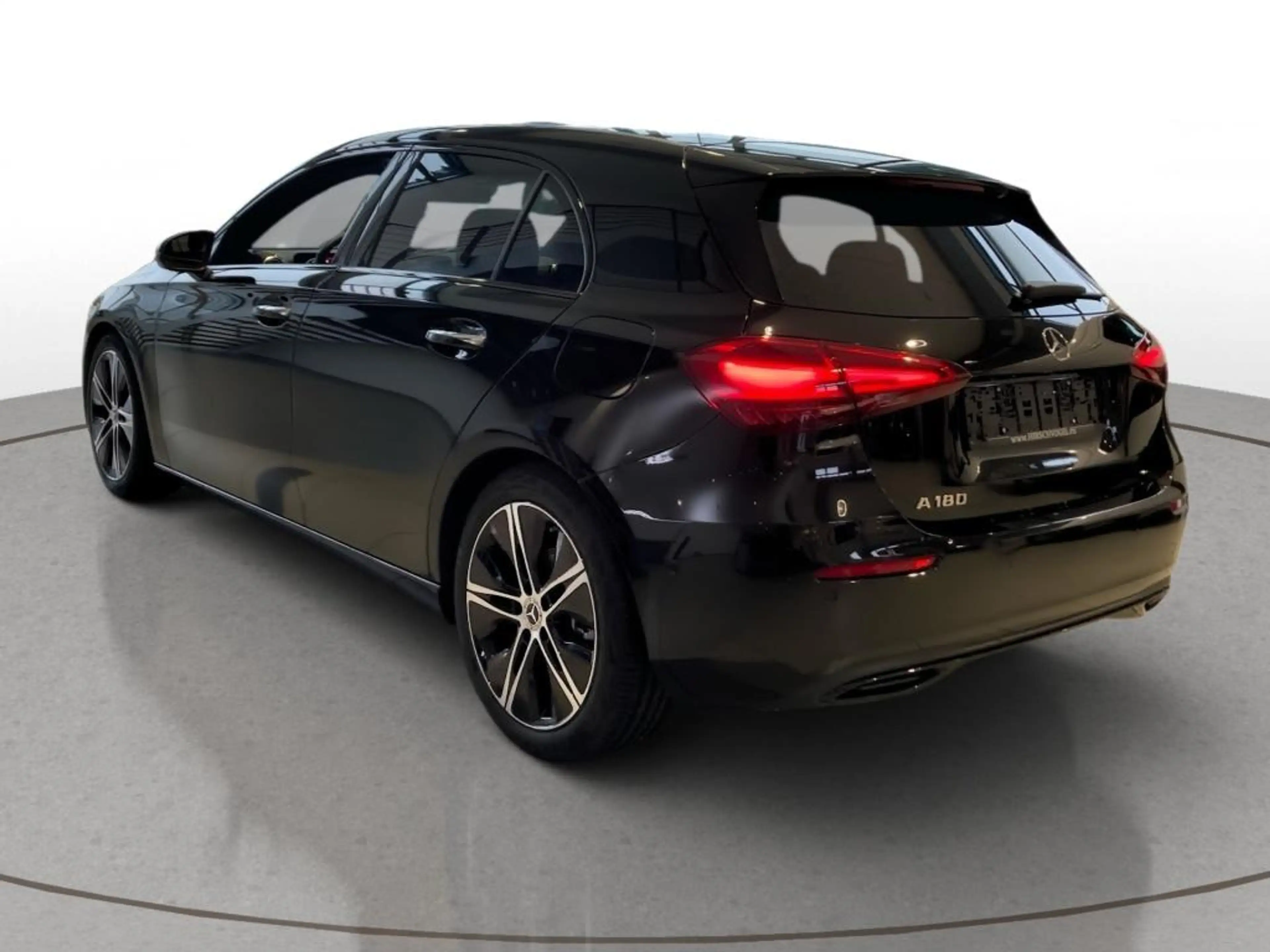 Mercedes-Benz A 180 Progressive+Night+Pano+DISTRON+KEYLESS+LED — photo 7