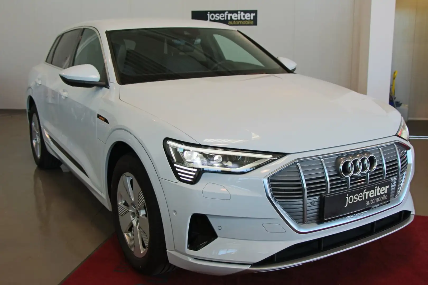 Audi e-tron 50 NP: € 102.000,- AHK/MATRIX/HEAD-UP/360°KAM Weiß - 1