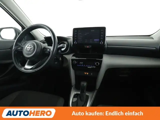 Toyota Yaris Cross view 13