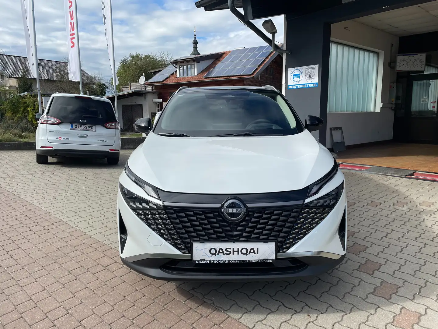 Nissan Qashqai 1,3 N-Connecta+ Xtronic mit Finanzg. EUR 35.990,-- Blanc - 2