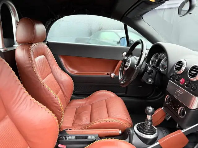 Audi TT view 15