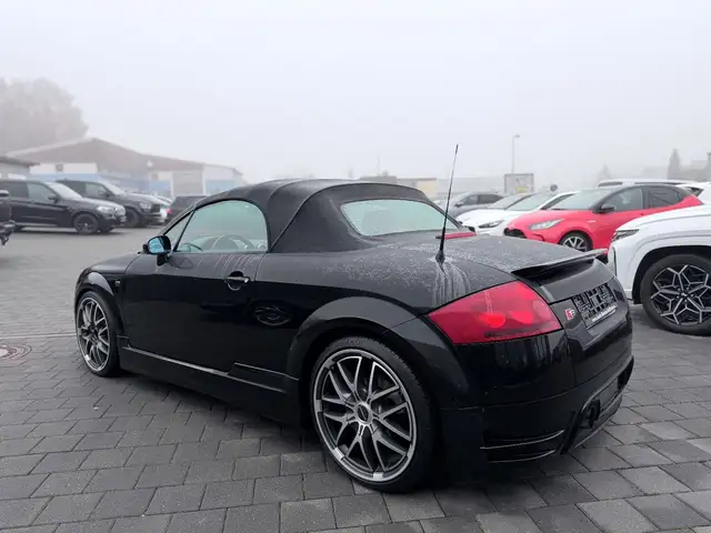 Audi TT view 5
