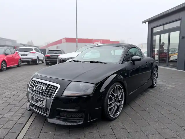 Audi TT view 3