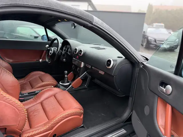 Audi TT view 13