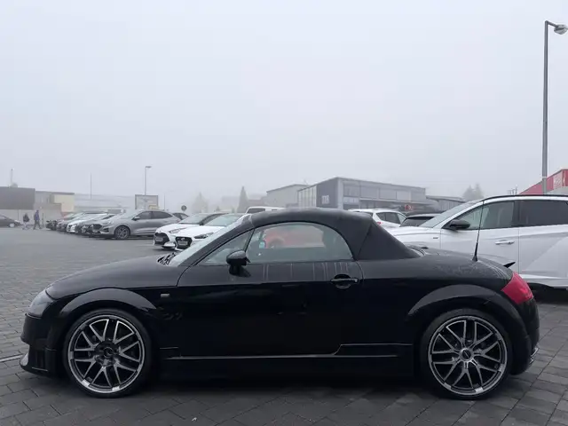 Audi TT view 4
