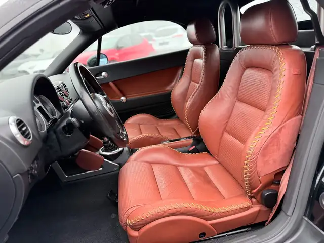 Audi TT view 12