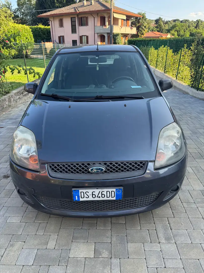 Ford Fiesta Fiesta V 2006 5p 1.2 Ghia Grigio - 1
