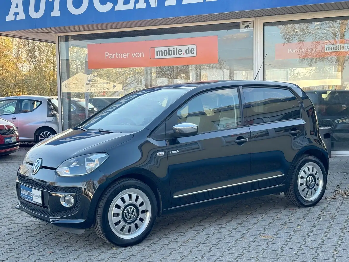 Volkswagen up! black up! Navi*PDC*Temp.*1-Hand*16" Schwarz - 1