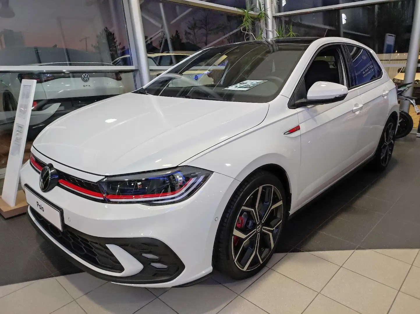 Volkswagen Polo GTI 2.0 TSI DSG ACC 18Z Navi Side Kam Pano Weiß - 1