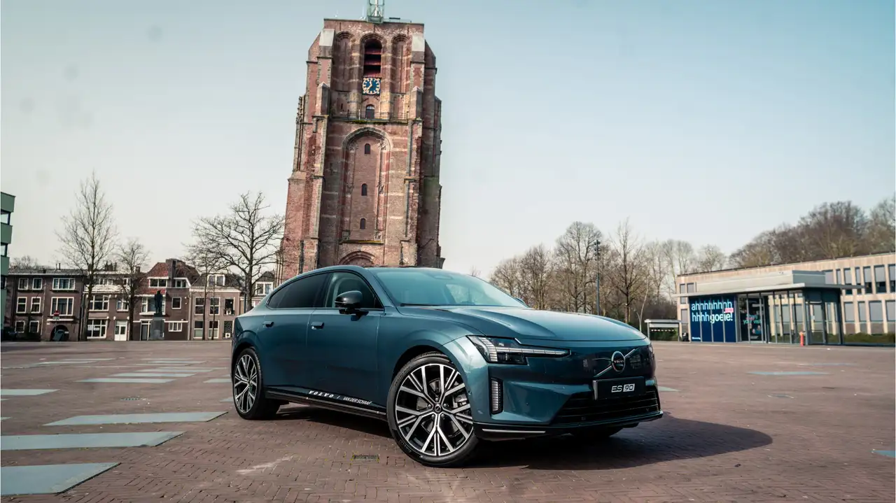 Volvo ES90 2026