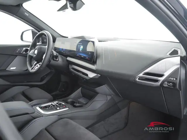 BMW 1 Series view 8