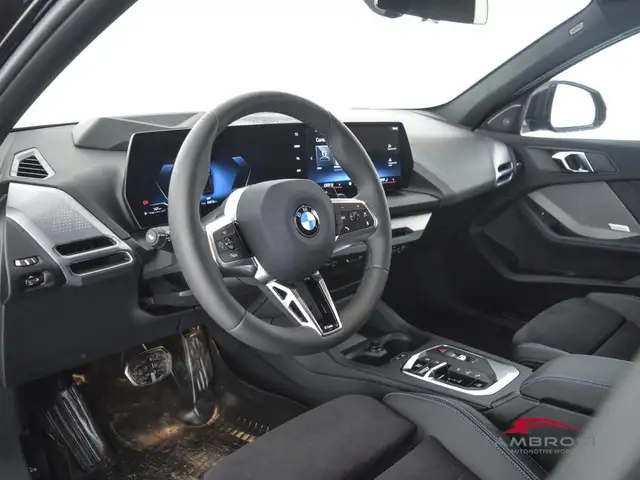 BMW 1 Series view 4