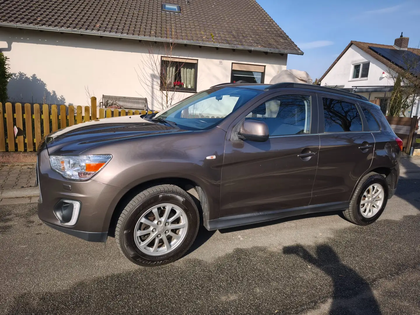 Mitsubishi ASX Xenon, Allrad, Top Zustand Коричневий - 2