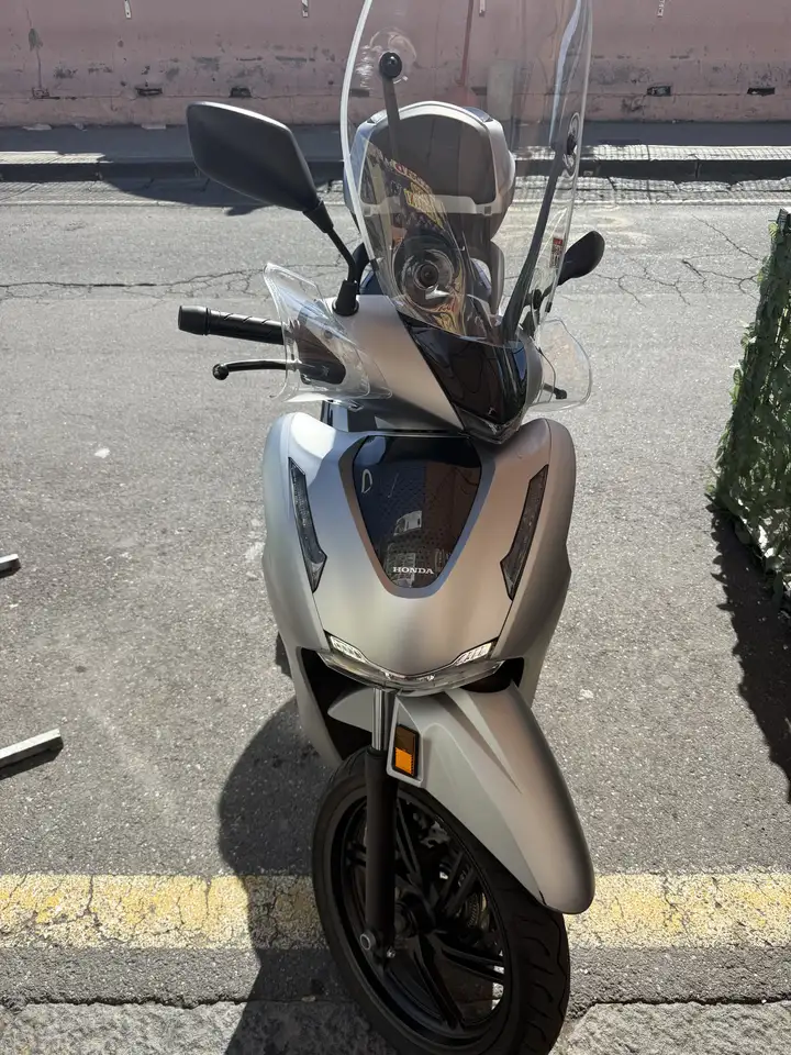 Honda SH 300