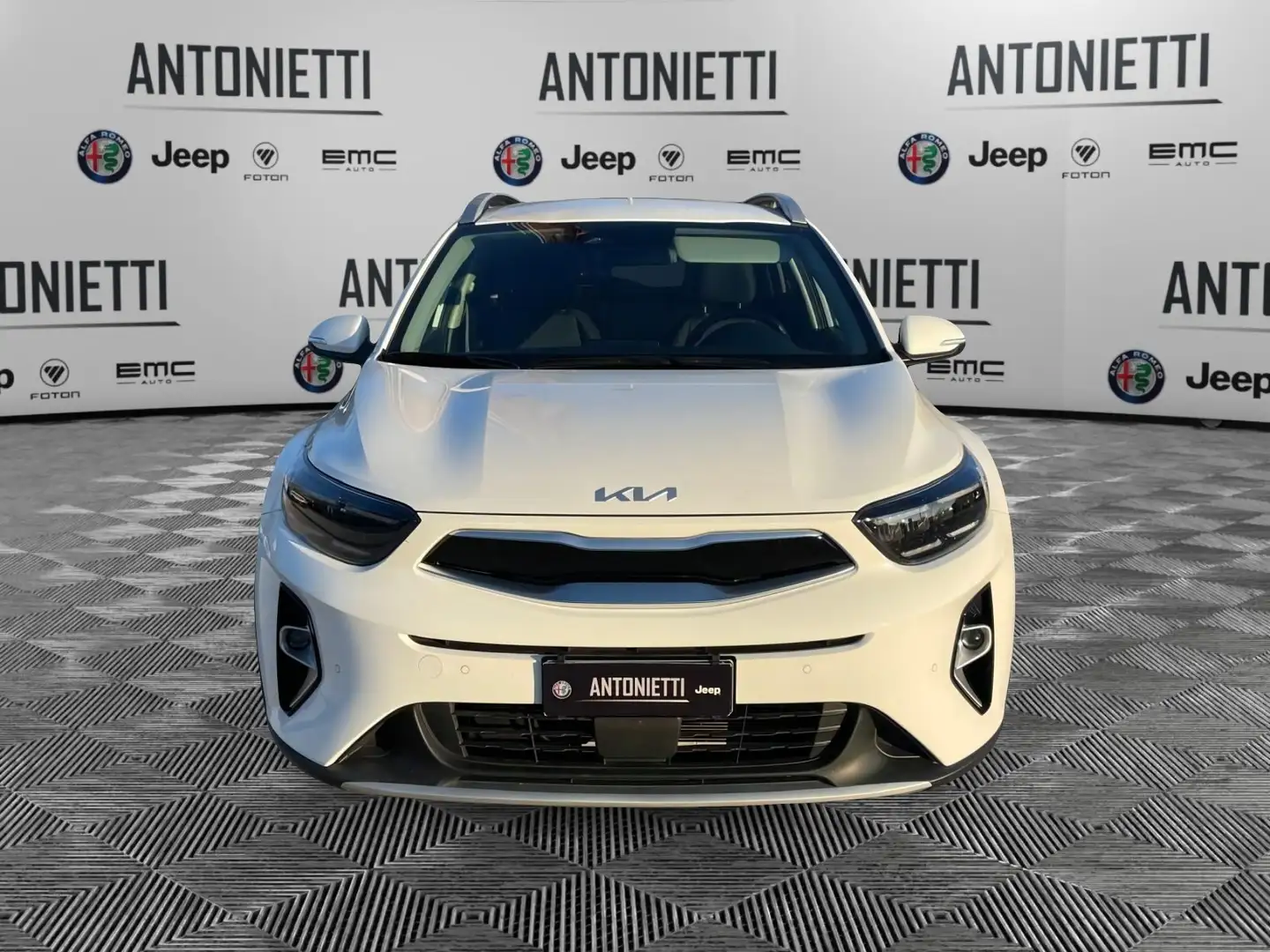 Kia Stonic Stonic 1.2 DPI ECO GPL Urban Special Edition Weiß - 2