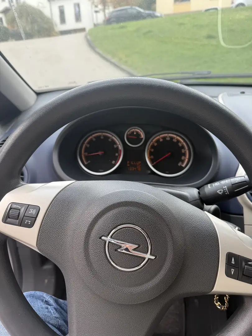 Opel Corsa 2 hand letzte jahr 2024 4000€ inv Rentnerin Auto Grau - 1