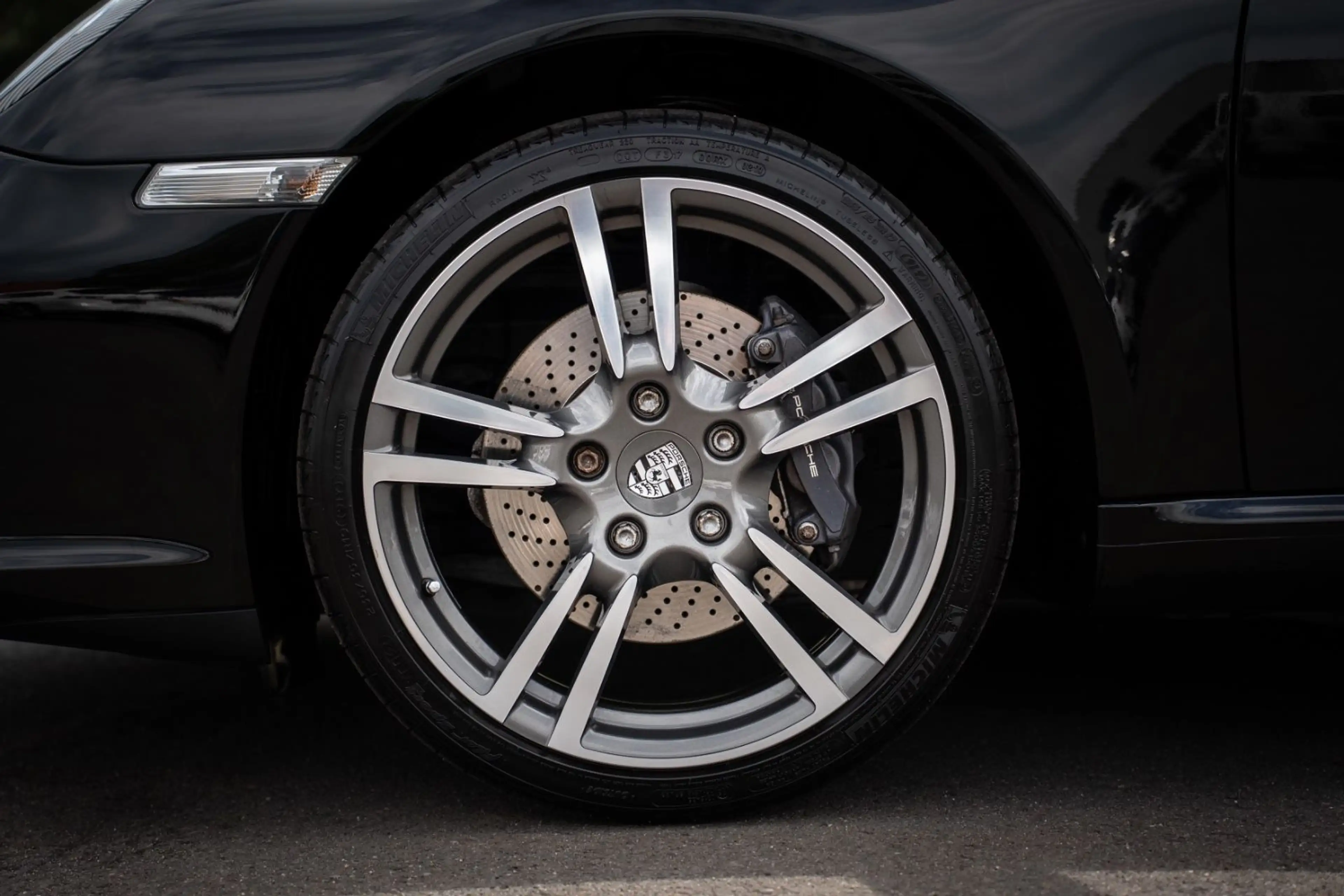 Porsche 911 Carrera Black Edition Coupe — photo 12