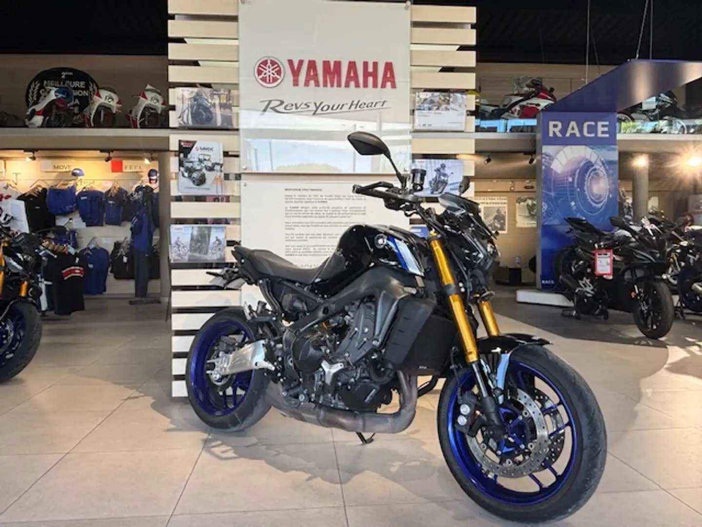 Yamaha MT-09 Zwart - 2