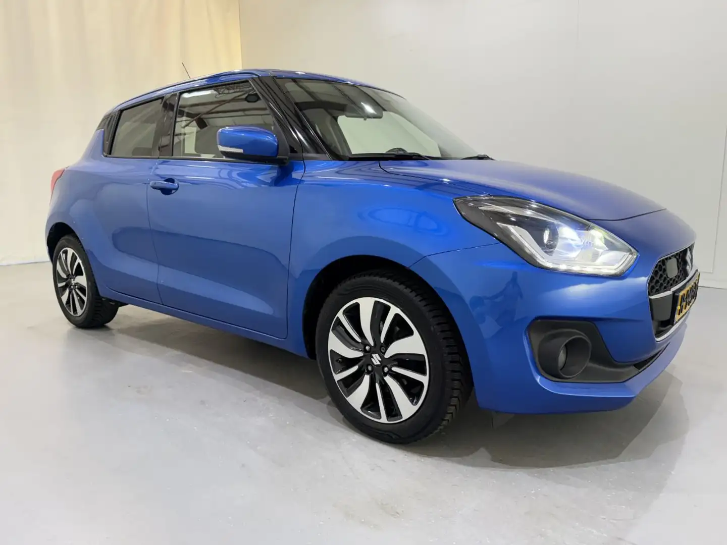 Suzuki Swift HB 1.2 Smart MHEV Style Navi/Clima Bleu - 1