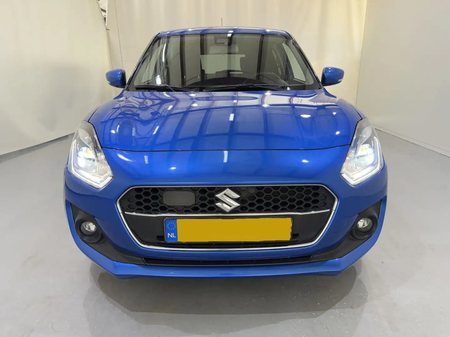 Suzuki Swift HB 1.2 Smart MHEV Style Navi/Clima Bleu - 2