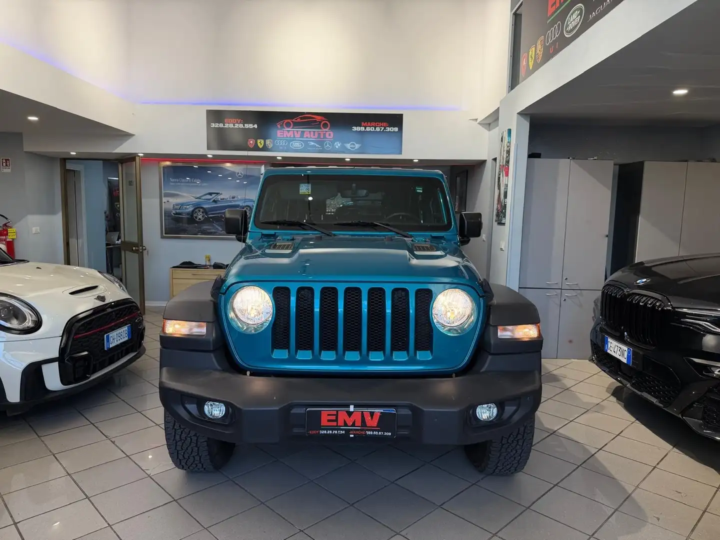 Jeep Wrangler Wrangler Unlimited 2.2 Mjt II Sahara Blauw - 2