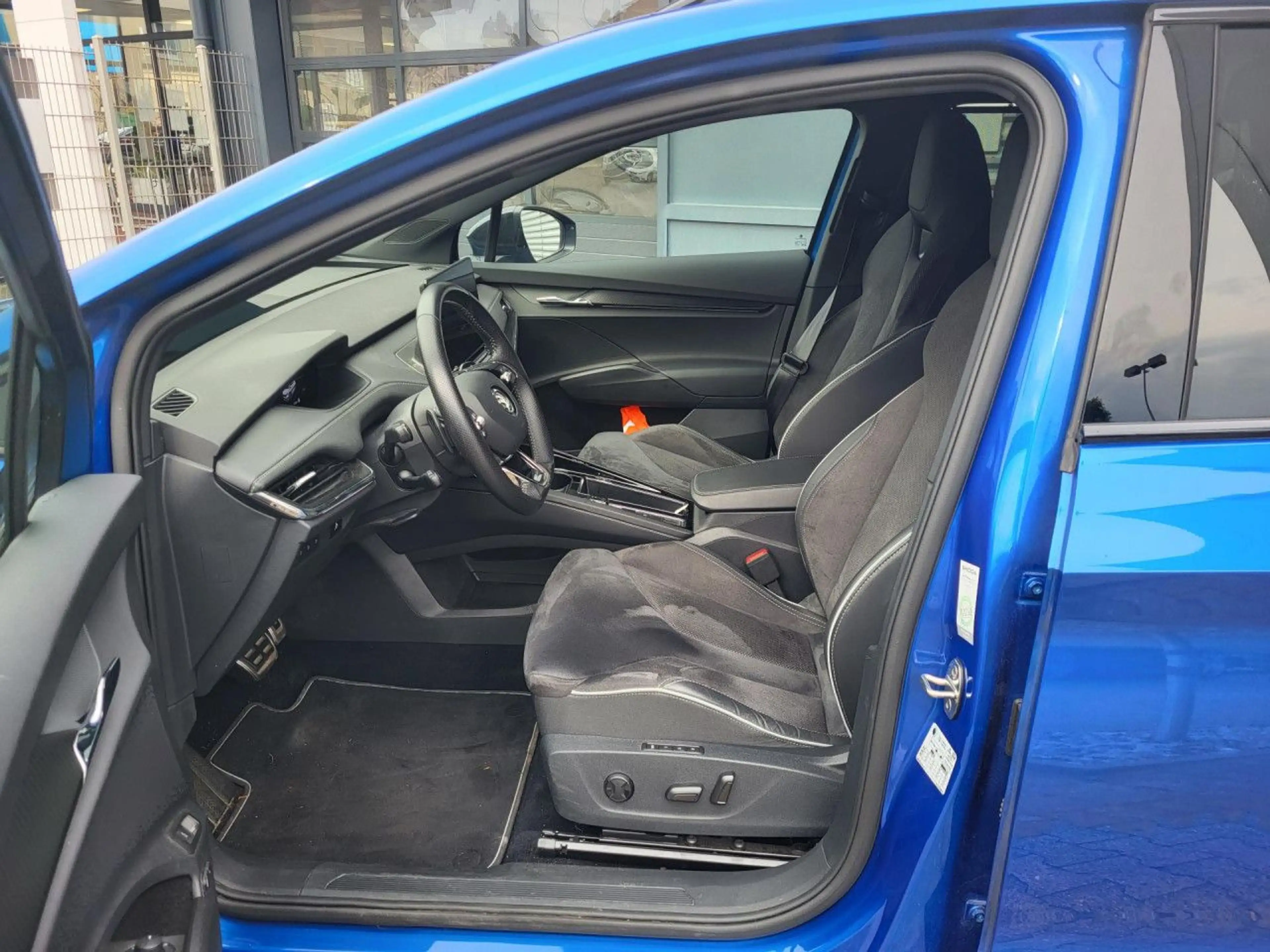 Skoda Enyaq iV80 Sportline Wärmepumpe HUD AHK Navi LED — photo 11