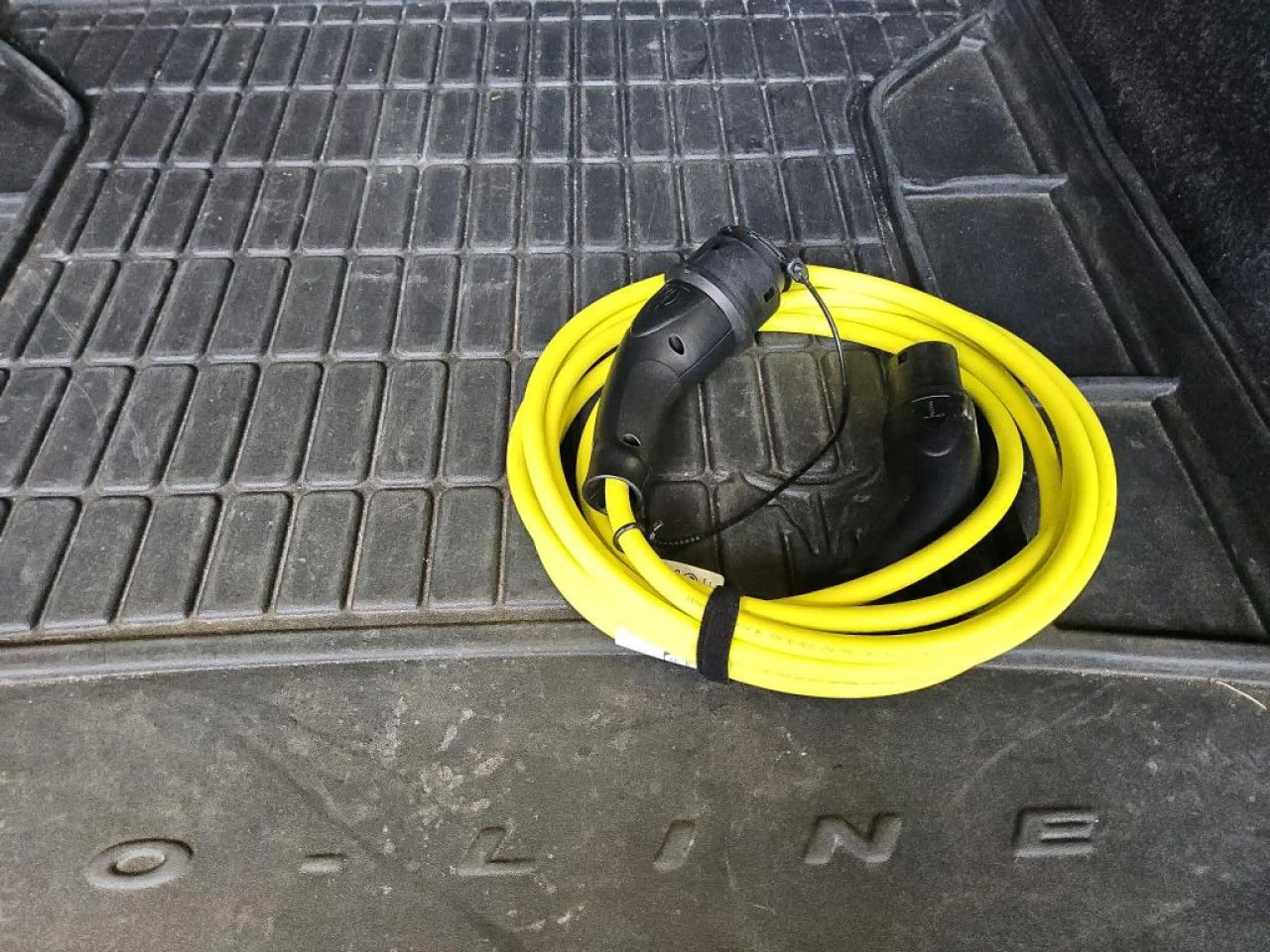 Skoda Enyaq iV80 Sportline Wärmepumpe HUD AHK Navi LED — photo 16