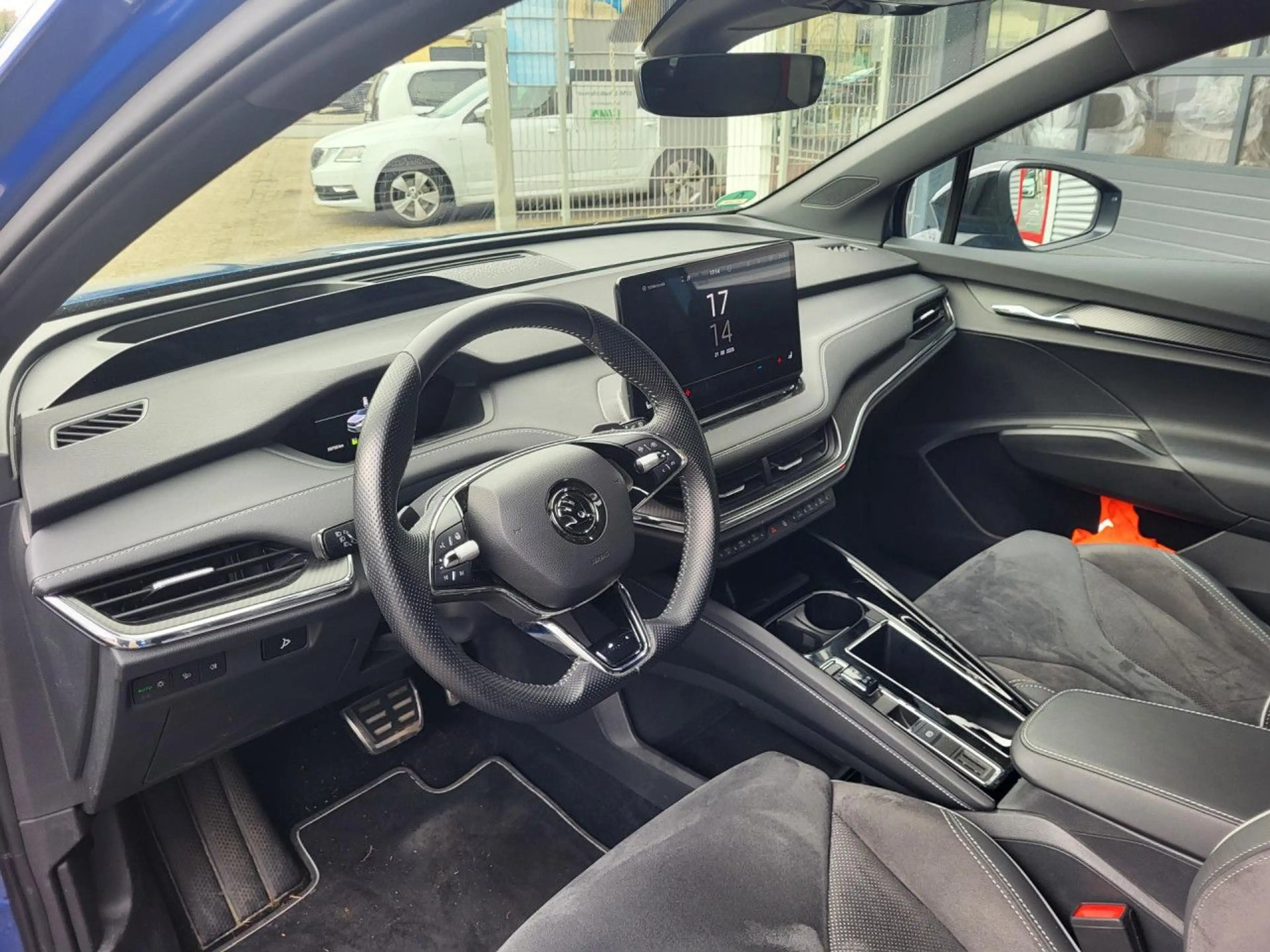 Skoda Enyaq iV80 Sportline Wärmepumpe HUD AHK Navi LED — photo 12