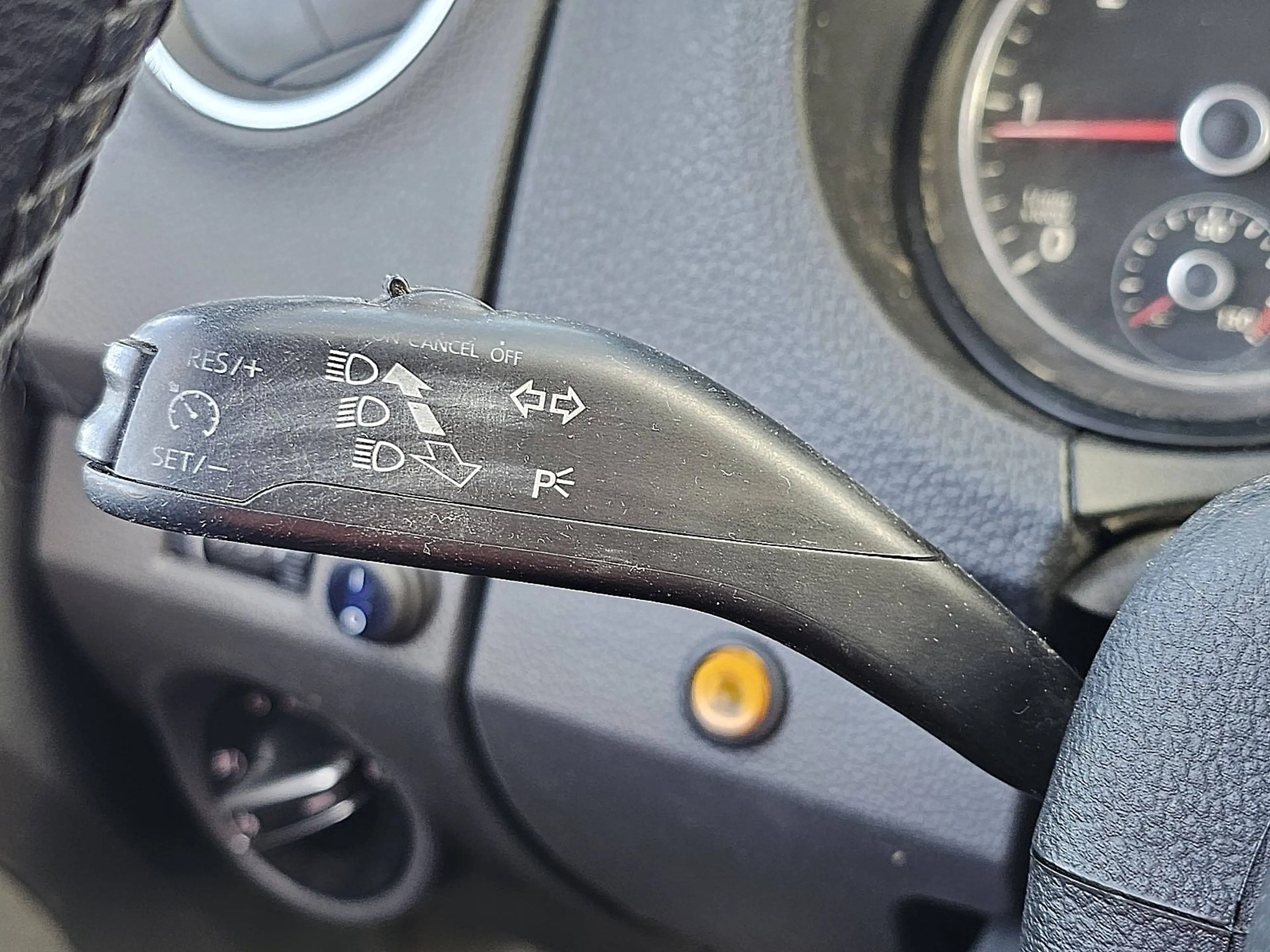 Volkswagen Amarok 2.0 TDI — photo 12