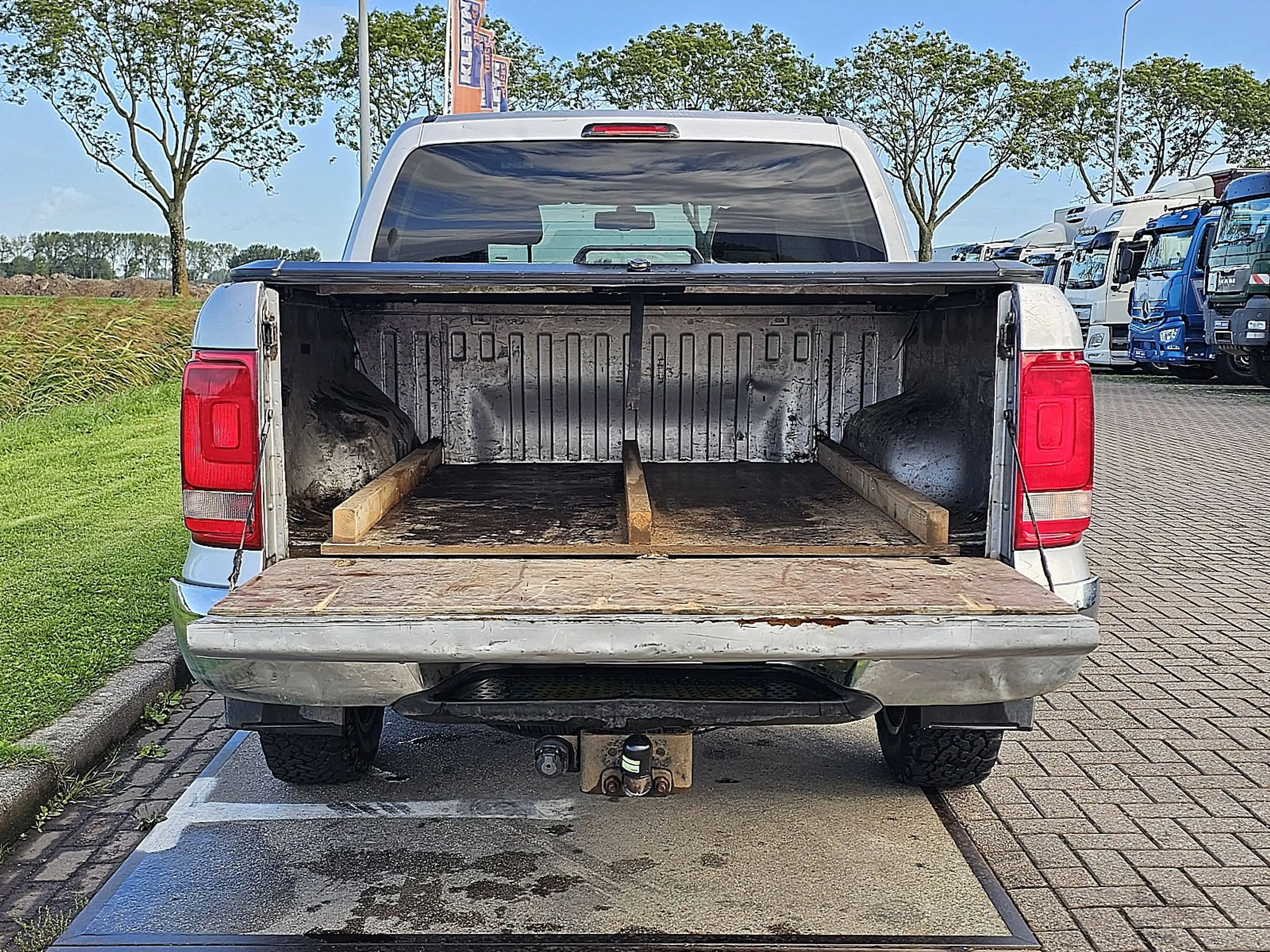 Volkswagen Amarok 2.0 TDI — photo 14