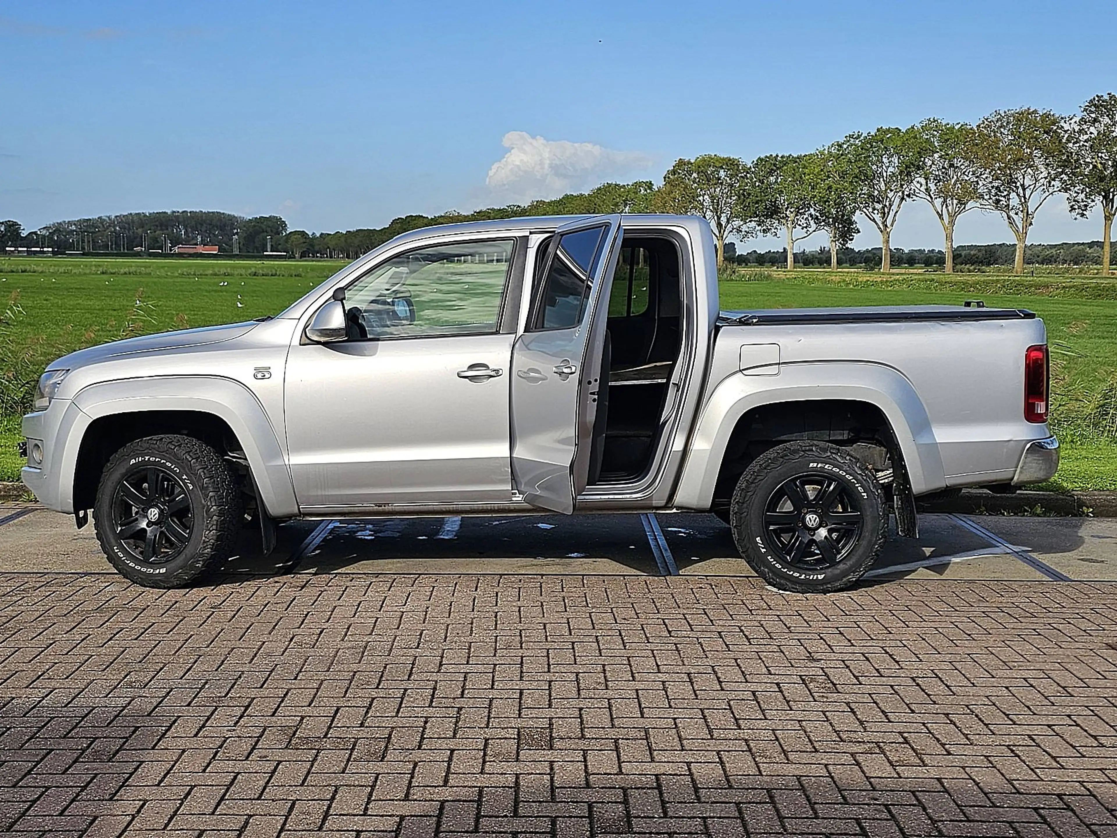 Volkswagen Amarok 2.0 TDI — photo 18