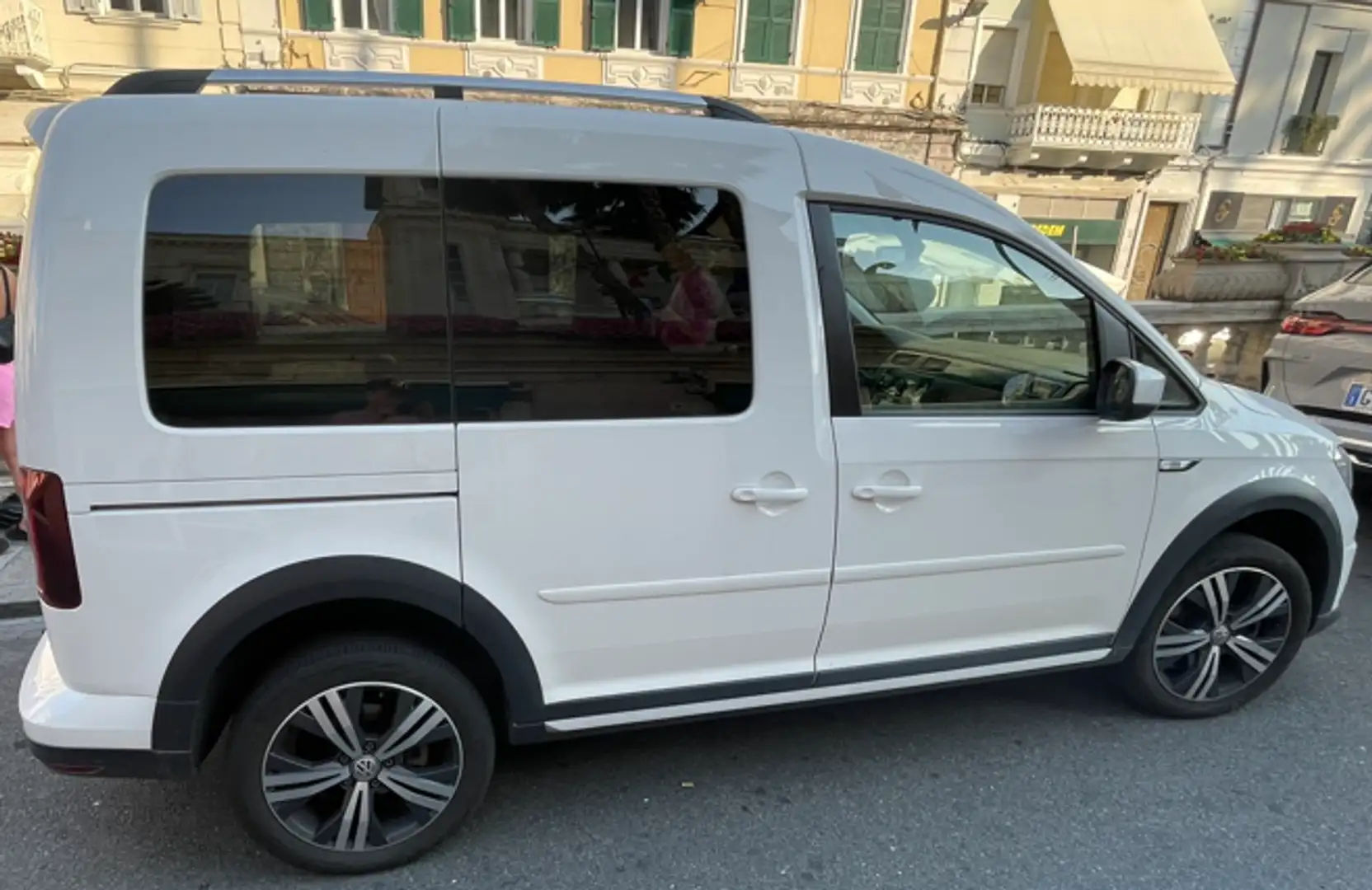 Volkswagen Caddy Caddy Alltrack 2,0 TDI 4Motion Alltrack Weiß - 2