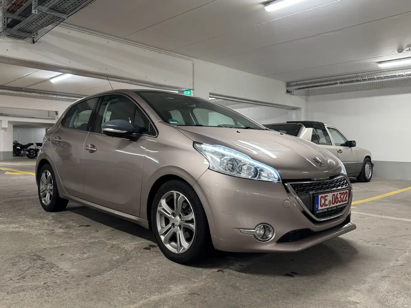 Peugeot 208 Allure 1.6 eHDi Grigio - 1