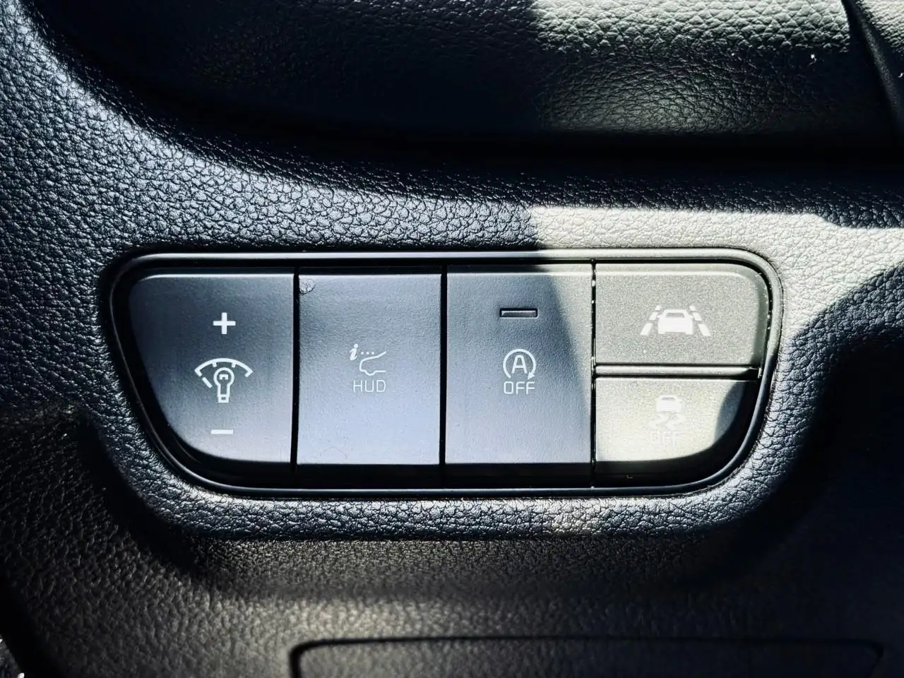 Kia Seltos снимка Kia Seltos