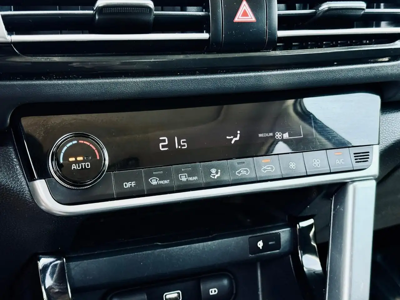 Kia Seltos снимка Kia Seltos