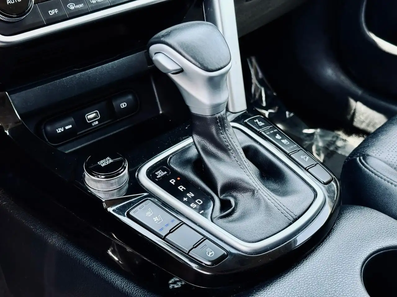 Kia Seltos снимка Kia Seltos